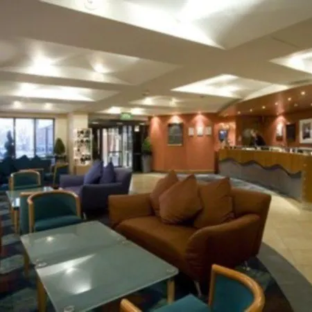 Hotel Mercure London Heathrow Airport 4*