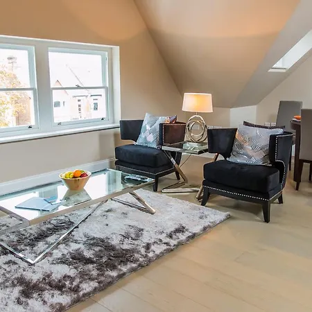 Apartment Apple Ealing London