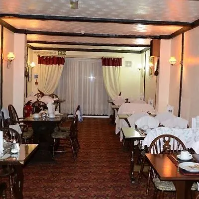 Hotel Cranbrook 2*