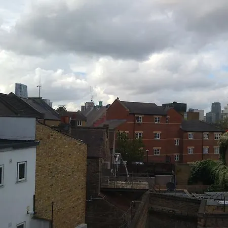 Hotel View Stratford 2*