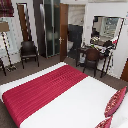 מלון Euston Square 3*