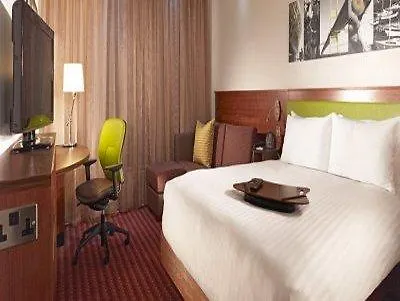 Hotel Hampton By Hilton London