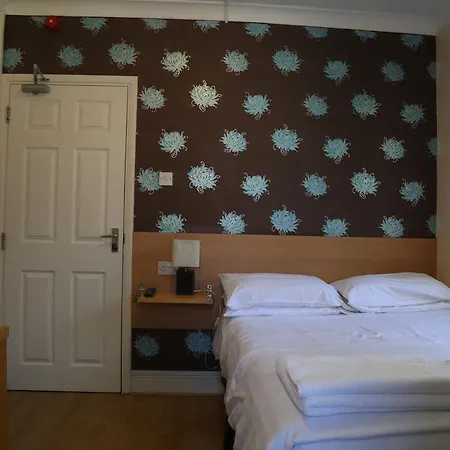 Debden 3*