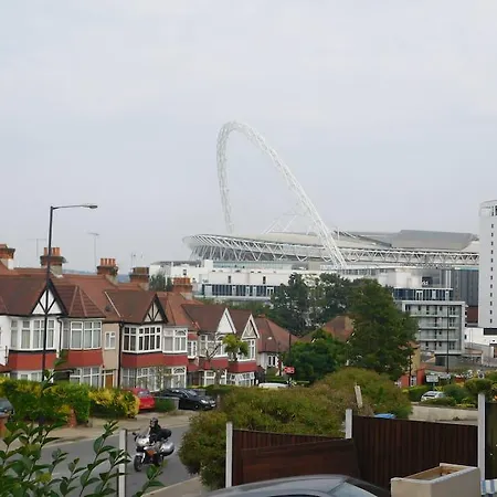 Wembley Hill Гостевой дом 3*