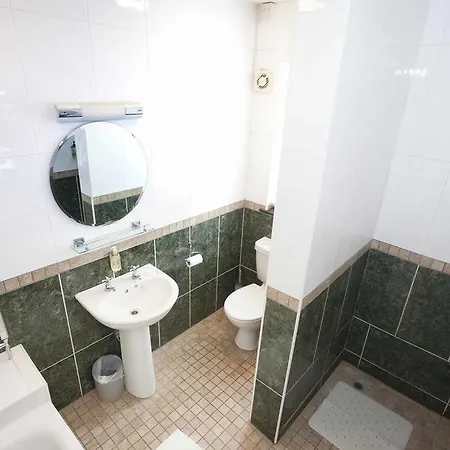 Melrose House 4*