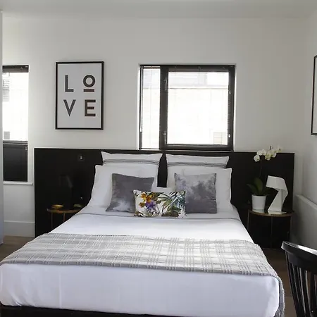 Apartment Magical Urban Retreat *