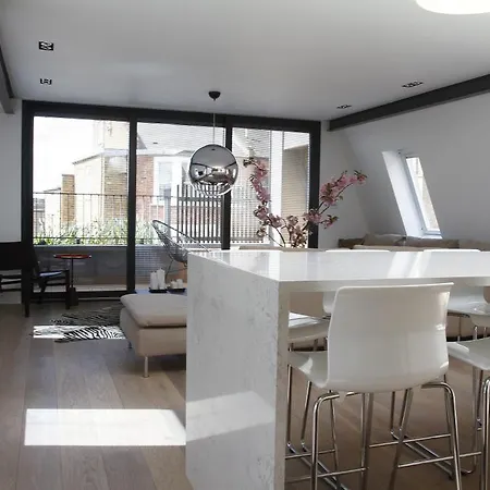 Magical Urban Retreat Apartment *
