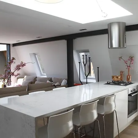Magical Urban Retreat *