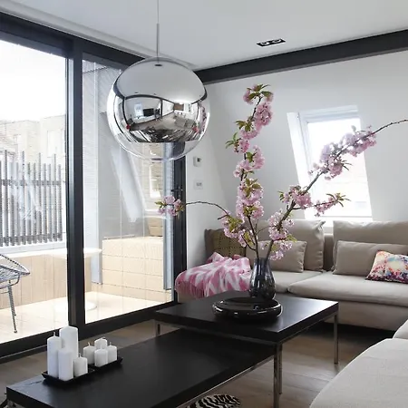 Magical Urban Retreat Apartment London