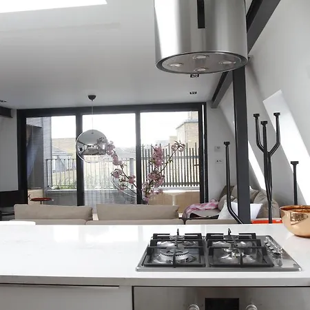 Magical Urban Retreat *