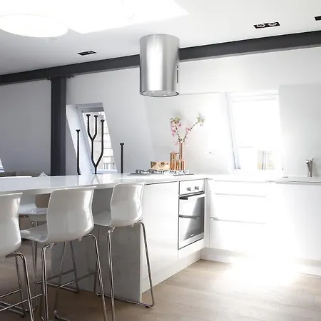 Magical Urban Retreat *