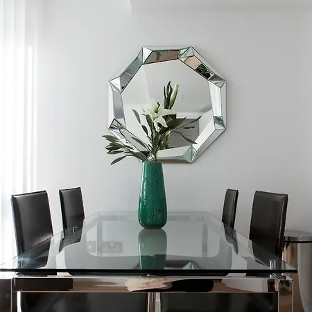 Apartment Avant Garde