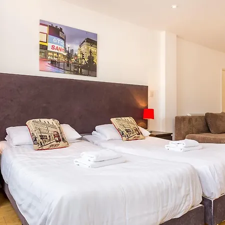 My Piccadilly Circus Apartment *