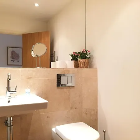 2 Bed Cozy Apartment In Euston Station Free Wifi * London