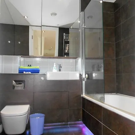 Luxury Vintry Court Bridge London