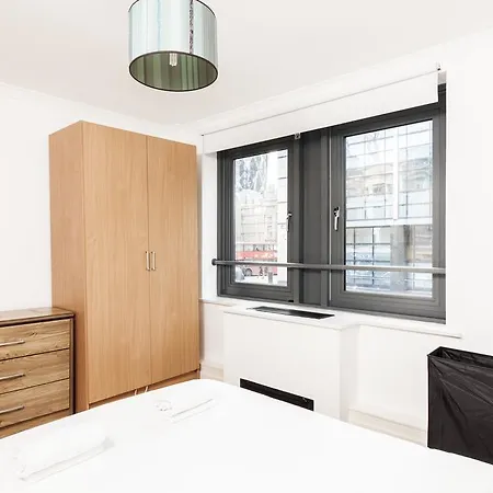 Liverpool Street By Aparts Apartman London