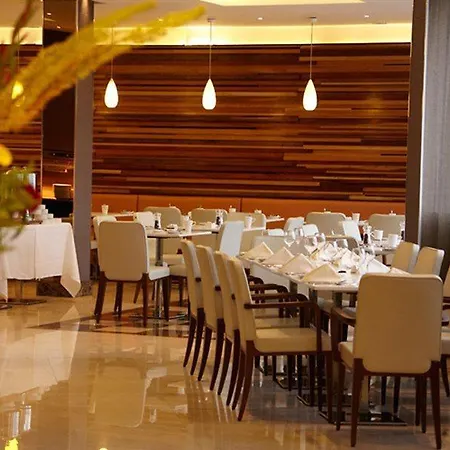 Park Grand Heathrow 4*