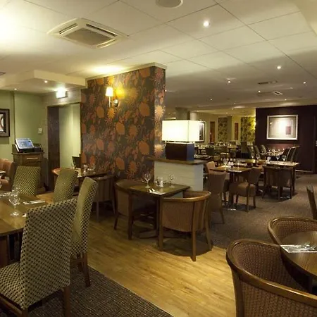 Premier London Heathrow Airport T2 & T3 - Bath Road 3*