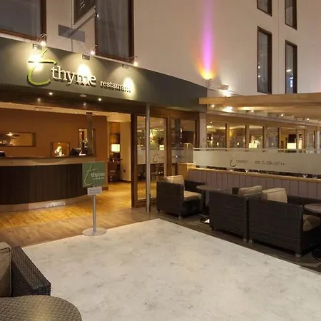Premier London Heathrow Airport T2 & T3 - Bath Road 3* 하운슬로우