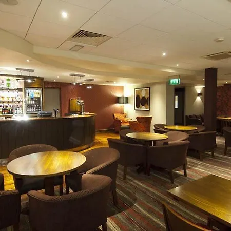 Premier London Heathrow Airport T2 & T3 - Bath Road 3*