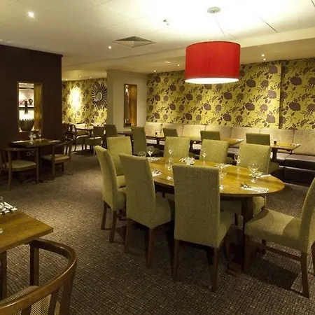 Premier London Heathrow Airport T2 & T3 - Bath Road Hotel Hounslow