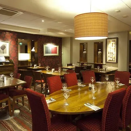 Premier London Heathrow Airport T2 & T3 - Bath Road 호텔