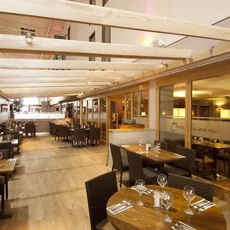 Premier London Heathrow Airport T2 & T3 - Bath Road 3*