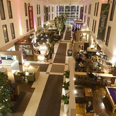 Premier London Heathrow Airport T2 & T3 - Bath Road Hotel 3*