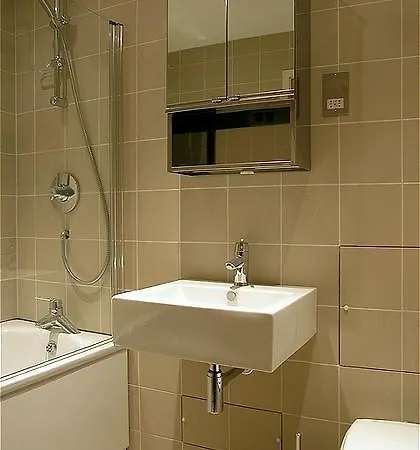 Apartment Berkeley Park By Bridgestreet Hillingdon