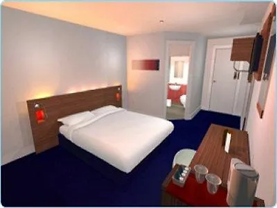 Travelodge London 3* Ealing