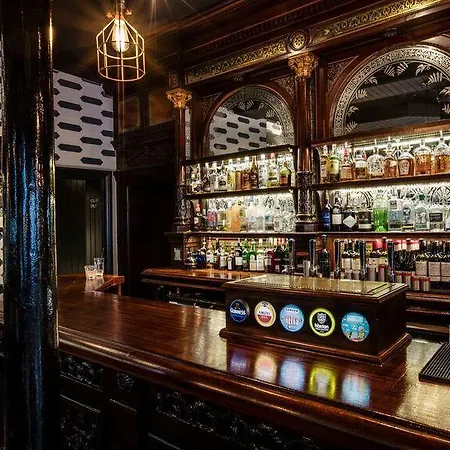 Victoria Hotel London