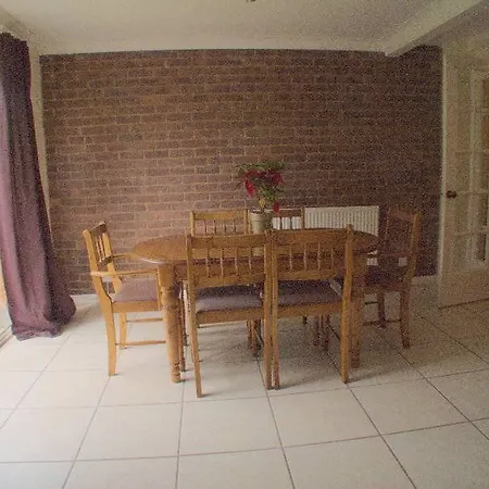 Sutton Place Apartment Croydon
