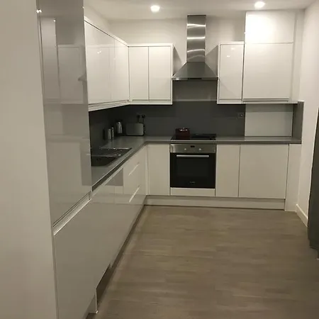 Canning Town Stratford Apartments Гостевой дом Лондон