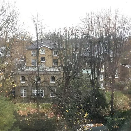 Holland Park Lifestyle * London