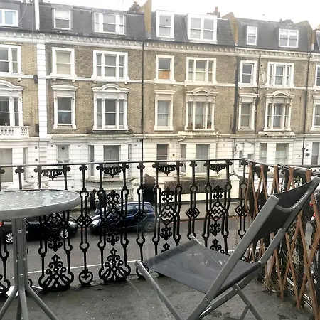 Holland Park Lifestyle * London