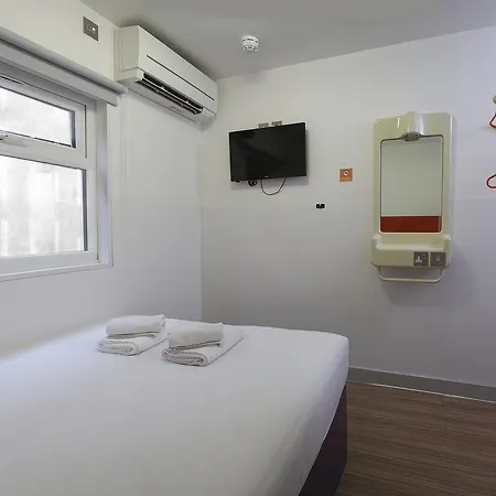 Easyhotel London Heathrow Hotel Hayes (Greater London)