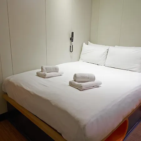 Easyhotel London Heathrow Hotel