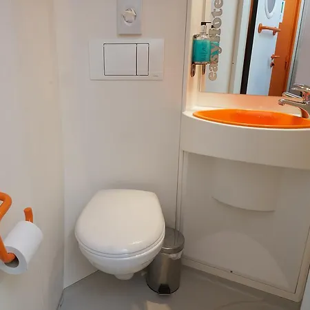 Hotel Easyhotel London Heathrow 2*