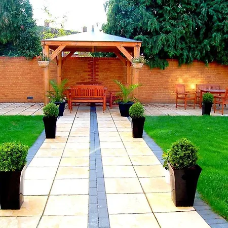 Heathrow Travellers Hub فندق مبيت وإفطار