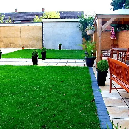 Heathrow Travellers Hub Bed & Breakfast 3*