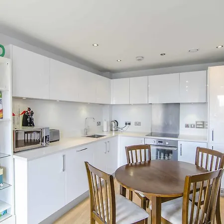 Verdigris In Shoreditch Apartment London