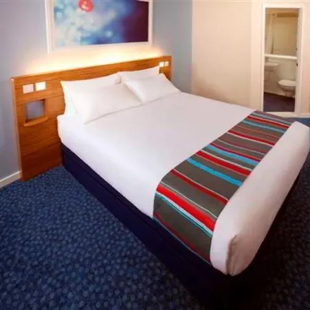 Travelodge Waterloo 3* London