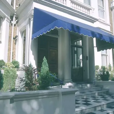 Oxford Hotel 3*