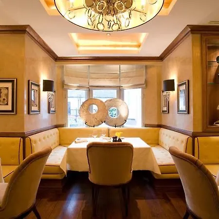 Hotel Althoff St James's & Club 5*