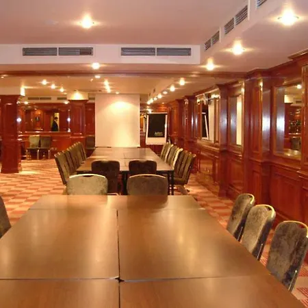 Radisson Blu Hotel, Tottenham Court Road - Formerly Kenilworth 4*