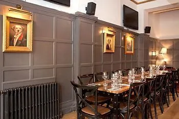 The One Tun Pub & 4*