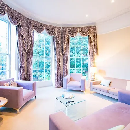Bridge House Canary Wharf Apartment *