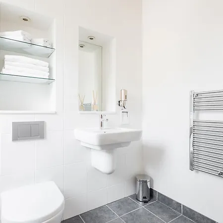Holiday home Creed 3 Bed Bridge House London