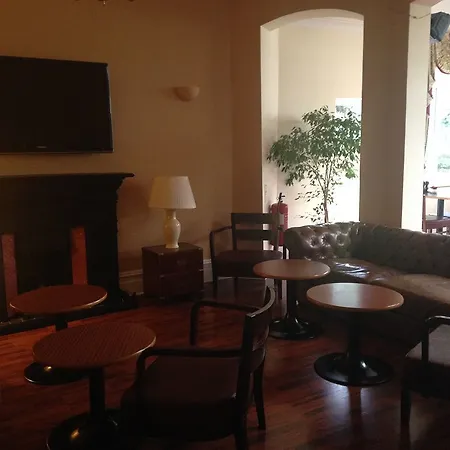 Couette-café Glenlyn & 3*