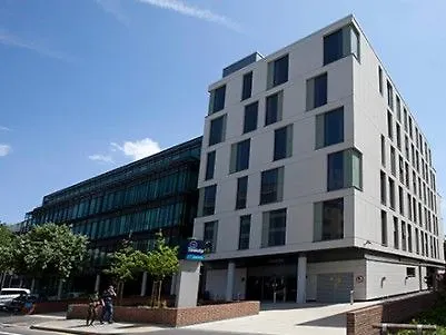 Hotel Travelodge London Ealing